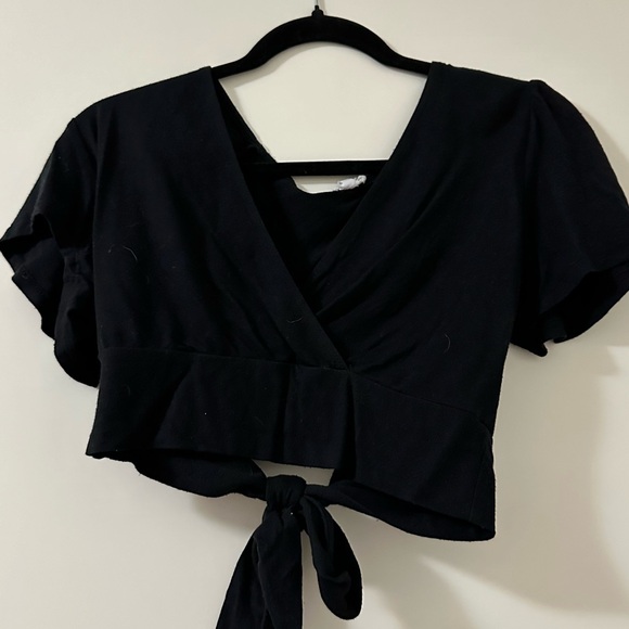 V-neck Tie Back Top - Picture 2 of 2